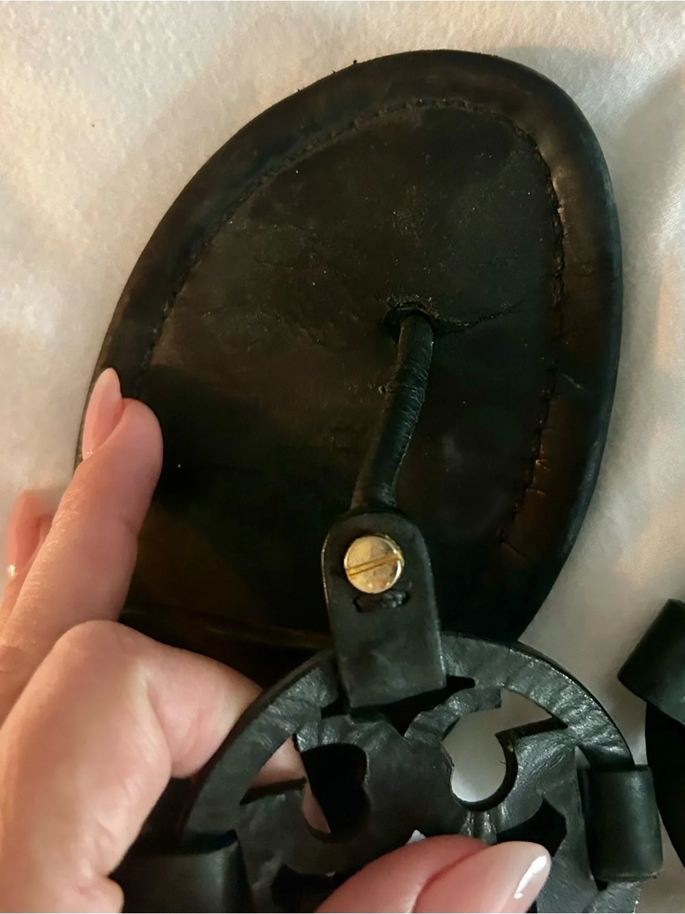 Authentic Tory Burch women's black leather thong sandal size 8